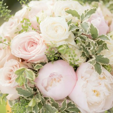 Bouquet de mariée pivoines et feuillage
